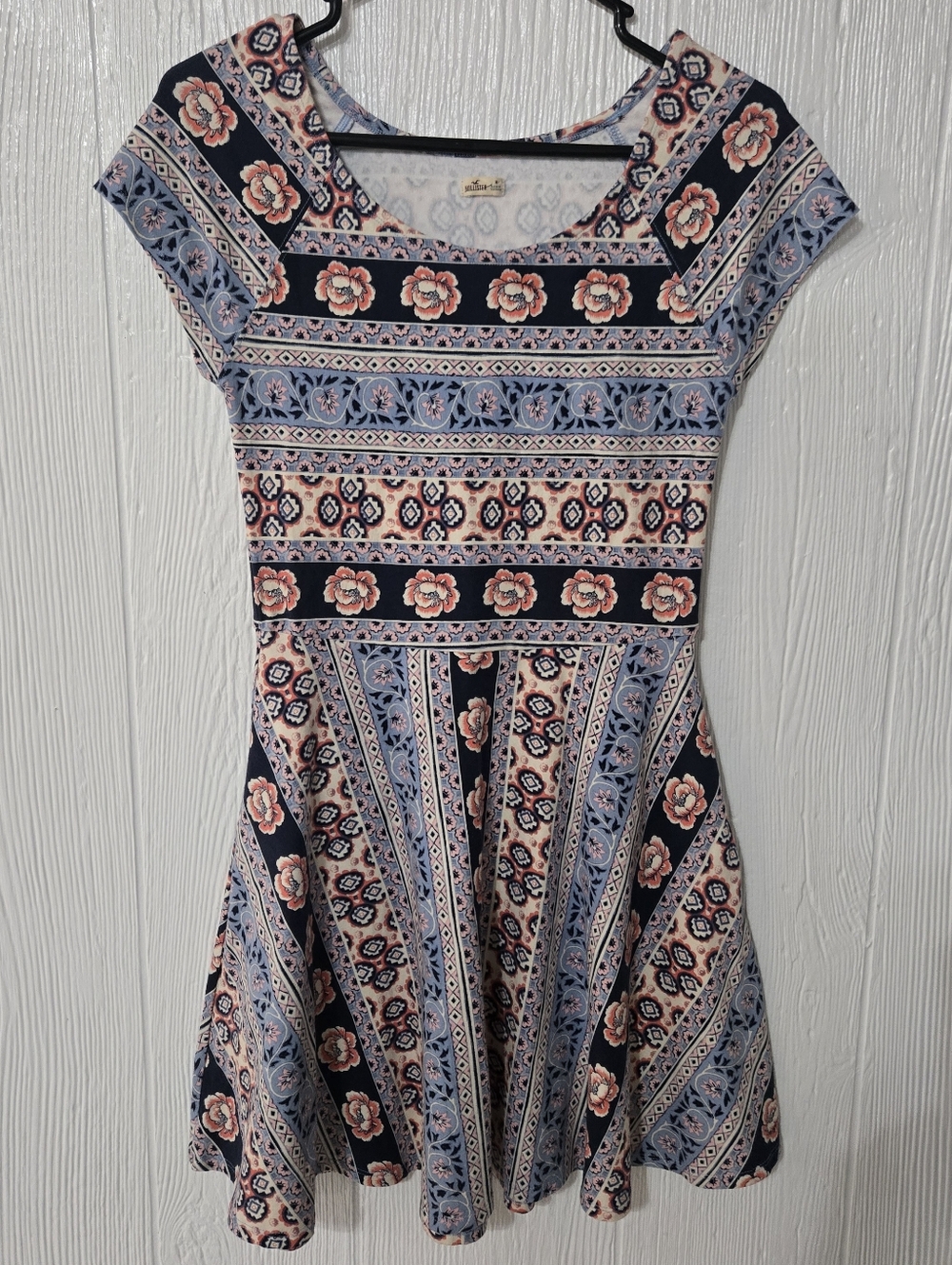 Hollister Summer Dress Women's Medium Multicolor Floral Pattern Knee Length